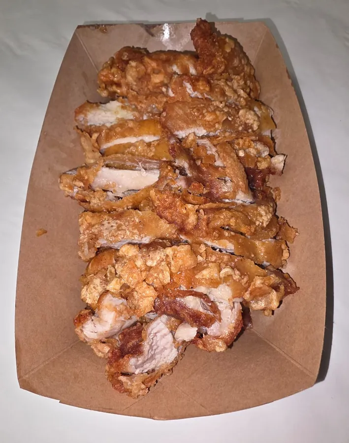 Roulotte Sodi, poulet citron pané croustillant servi avec salade